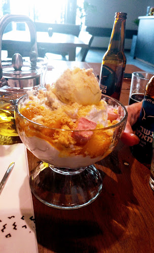 ברחבה של קניון כיכר האודיטוריום 134, שדרות הנשיא, חיפה