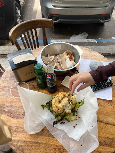 מזנון ברמת החיל Miznon by Eyal Shani - הסעדה