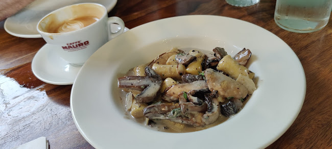 Tree Brasserie - רחובות