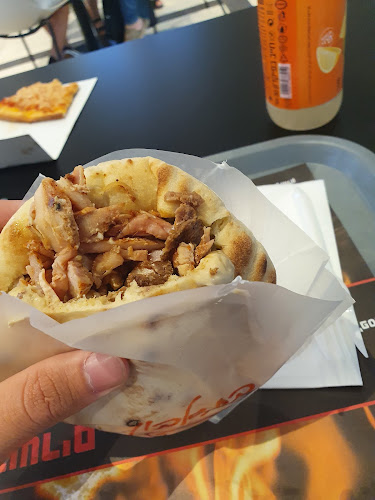 גריל בר התאומים - הסעדה