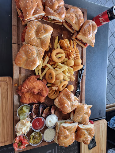 גוסטו בורגר - הסעדה