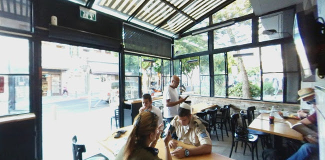 בורגרס בר - הסעדה