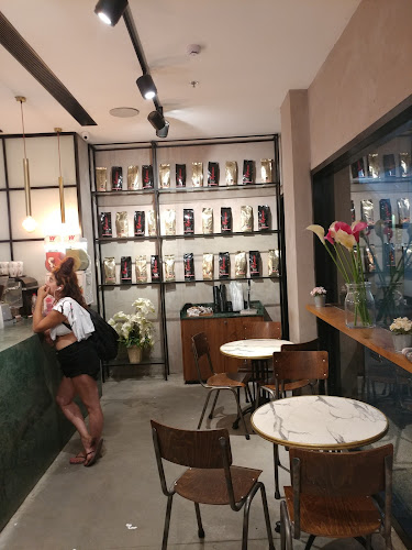 ארומה אספרסו בר - הסעדה