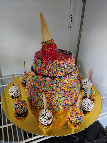 הצרפתי בית קפה/קונדטוריה/גלריה - עשרת