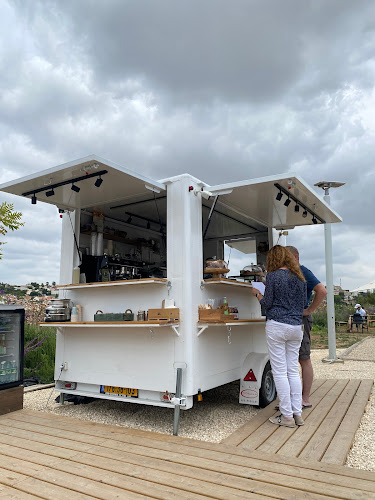 שלוש בקפה ShaloshBaCafe - הסעדה