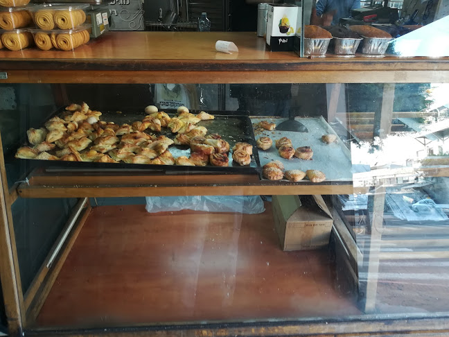 קונדיטורית פוני - הסעדה