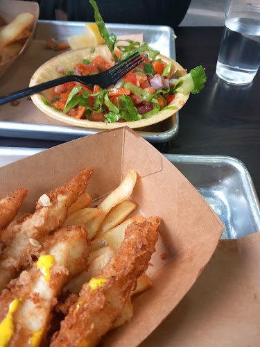 פיש אנד צ'יפס מרקט, דגי אלי - תל אביב-יפו