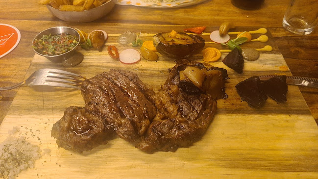 חדרה Ruben - מול החוף וילג' - חדרה