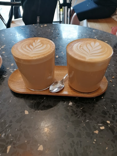 The Rova Coffee House - הסעדה