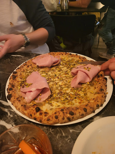 לה טיגרה - הסעדה