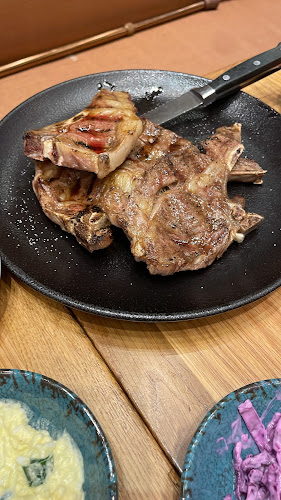 עבדאללה גריל בשרים - הסעדה