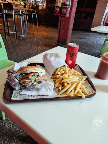 McDavid - הסעדה