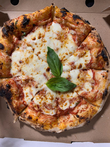 פיצה פיצ׳יני בוטיק pizza pizini boutique