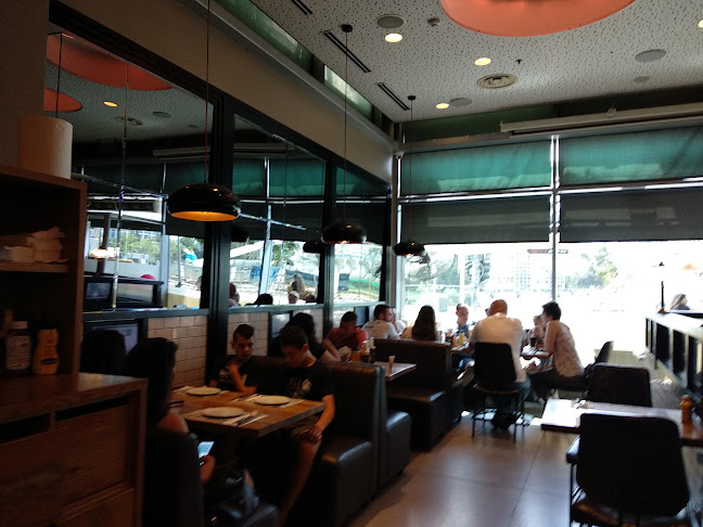 מסעדת BBB יגאל אלון - הסעדה