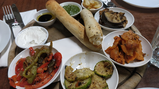 פיצה קאלדו - הסעדה