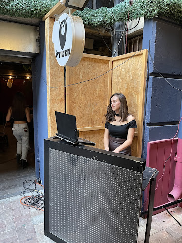 הסטודיו - פאב חברתי. - הסעדה