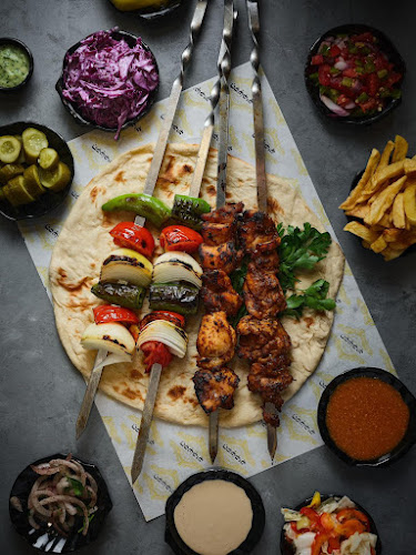 המשביע דימונה - הסעדה