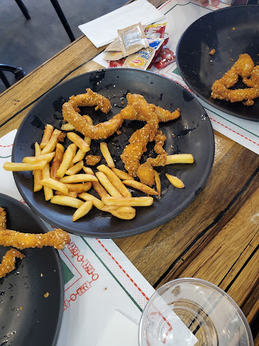 סטקיית ג'ינג'י - הסעדה