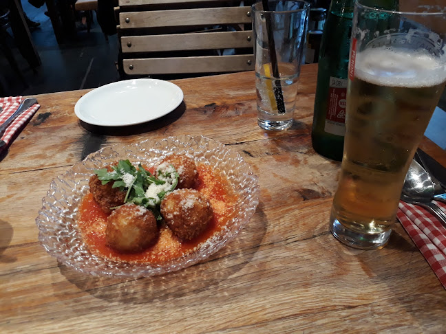 ג'ויה - הסעדה