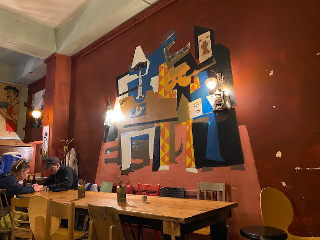 המרקיה Hamarakia - הסעדה