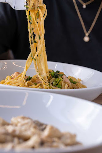 נוטו NOTO חדרה - הסעדה