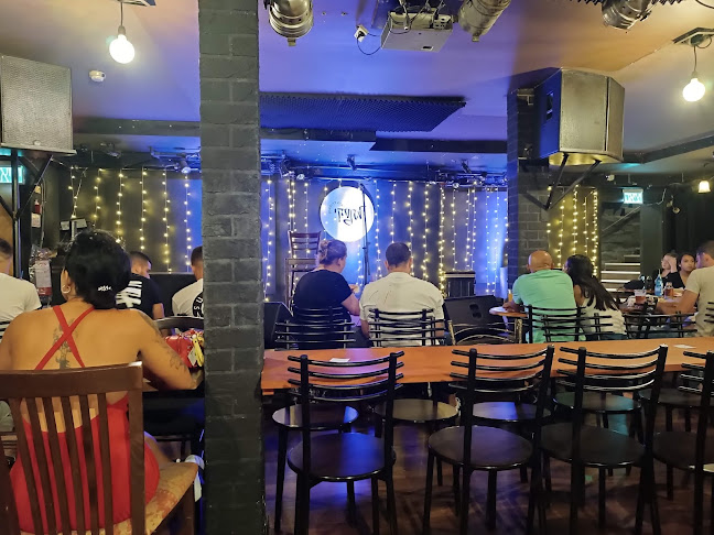 HIGHLIGHT COCKTAIL BAR