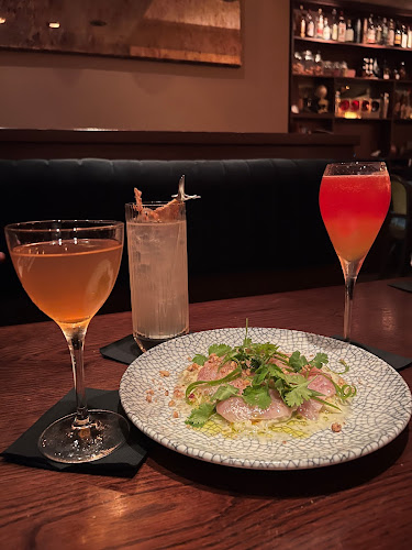 אימפריאל קוקטייל בר - הסעדה