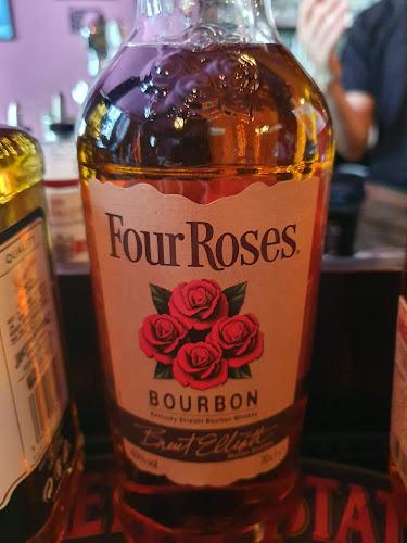 Opinii despre אבסנס פאב în חיפה - הסעדה