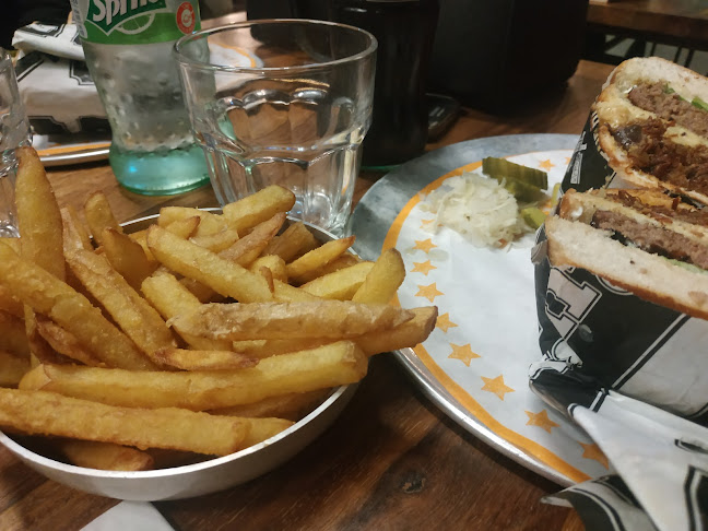 חדרה Ruben - מול החוף וילג'