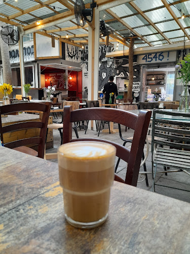 אדמונד קפה - תל אביב-יפו