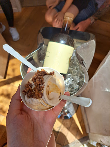 love, coffee - תל אביב-יפו