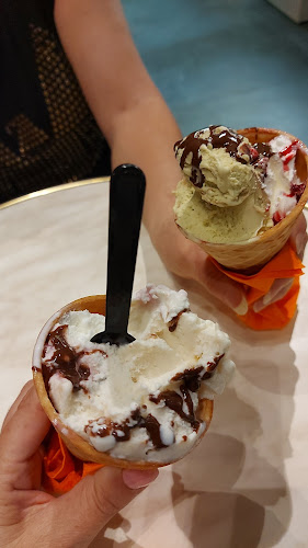 Opinii despre גלידה גולדה קריית חיים în חיפה - הסעדה