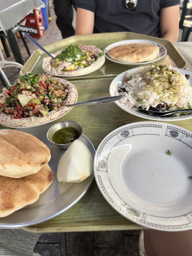 חומוס שלמה ודורון Hummus Shlomo and Doron - הסעדה