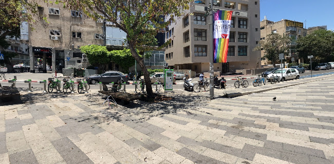 Opinii despre מקדונלד'ס - שרונה ת"א în תל אביב-יפו - הסעדה