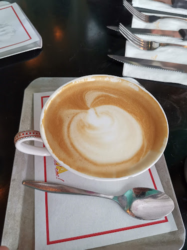 Cafe Alma Neve Tzedek - קפה עלמה נוה צדק - תל אביב-יפו