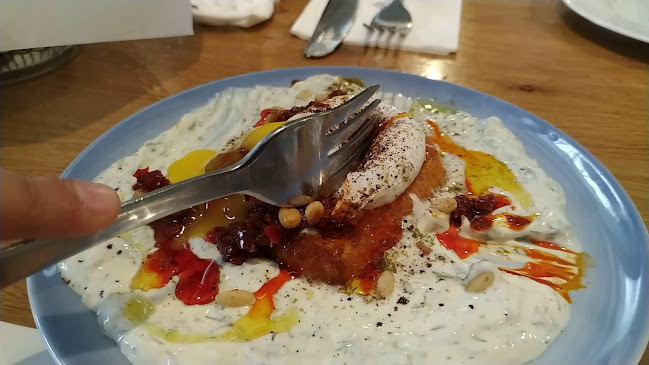 בנדיקט ביתן אהרון - הסעדה