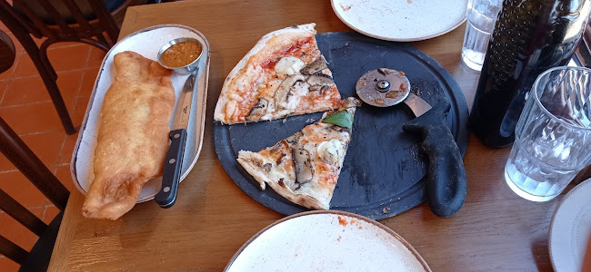 לה פיאדרה ארנונה- la Piedra Arnona - הסעדה