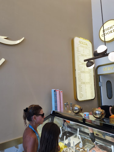 Golda park hayam - הסעדה