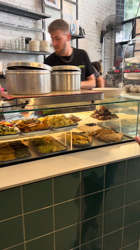 מונטי - הסעדה