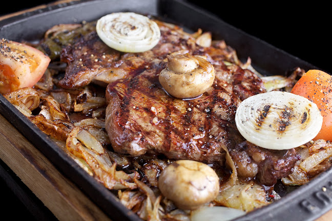 חנייה חינם משעה 4 אחה"צ, בכתובת סעדיה גאון 10, דרך מנחם בגין 37, תל אביב-יפו