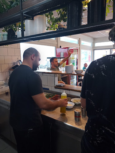 חומוס אליהו כפר סבא - הסעדה