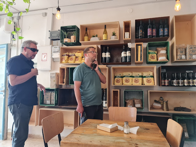 Comentarii opinii despre אינתי חומוסיה דרומית