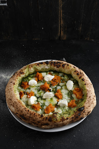 דולצ׳ה - פיצה נאפוליטנית - הסעדה