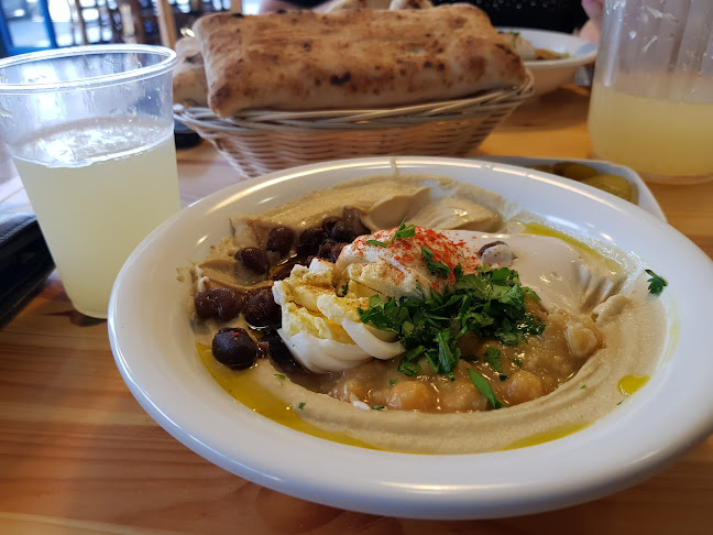 חומוס אליהו לוד - הסעדה