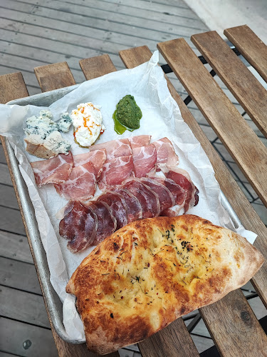 Punto pizza. פונטו פיצה. - הסעדה