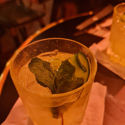 California Bar - הסעדה