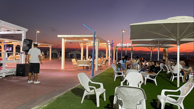 חוף הבתולה מסעדה - הסעדה