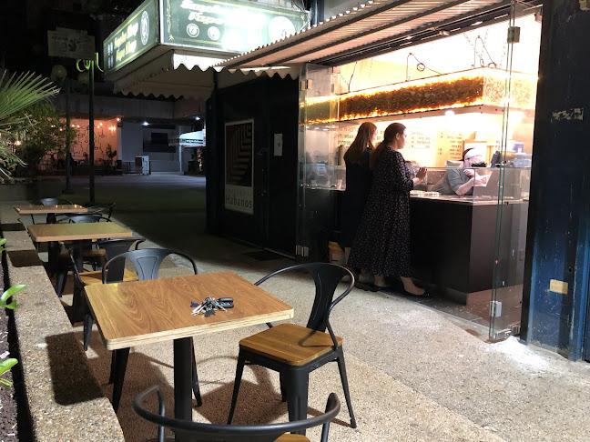 גלידה פינגוין-סניף רעננה - הסעדה