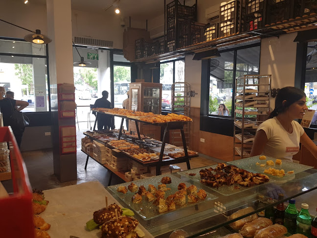 מאפיית לחמים - אבן גבירול - הסעדה