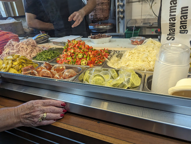 שווארמה גנאם עספור 19 - הסעדה